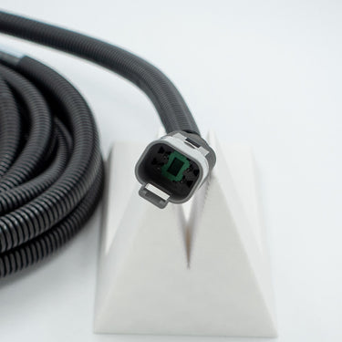 Anschlussstecker der OilQuick Elektro-Muffe für Trimble Earthworks in Detailansicht
